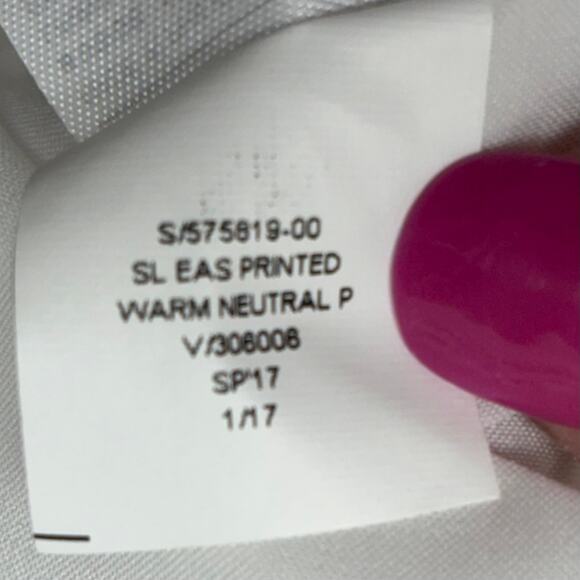 Banana Republic White Floral Dress, Fit Flare, V Neck, Lined, Women's Size 8P - Picture 6 of 6